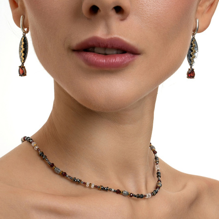 Колье из серебра с камнем гранат