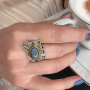 Кольцо из серебра с лунным камнем, жемчугом и фианитами