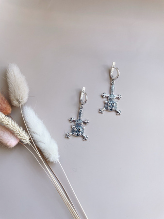 Серебряные серьги «Караул»