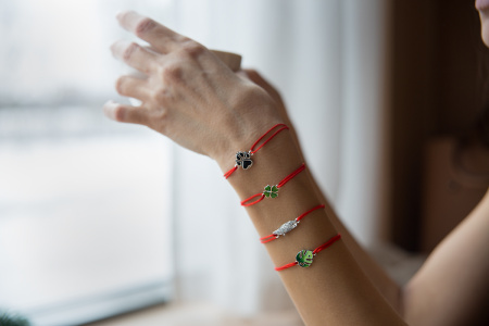 Красная нить «Монстера»