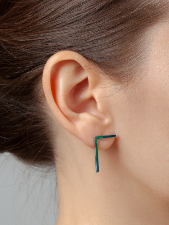 Серьги-пусеты из серебра с эмалью