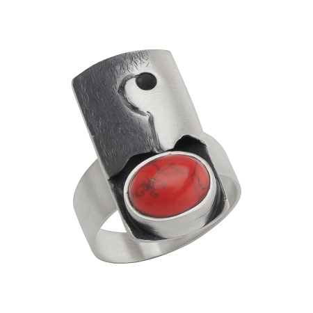 Кольцо из серебра с кораллом