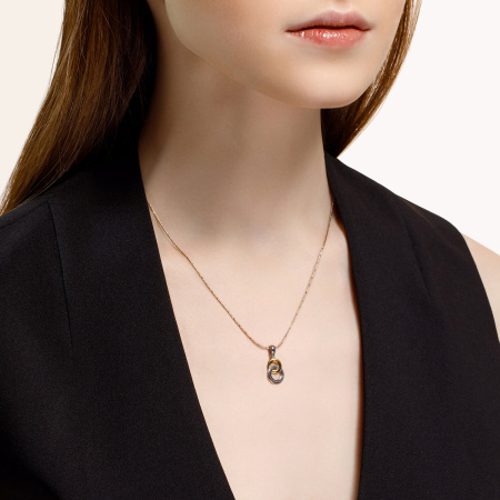 Серебряная подвеска с бриллиантом