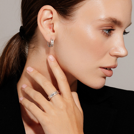 Серебряные серьги-кого с бриллиантом