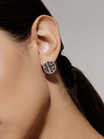 Серьги из серебра с бриллиантом