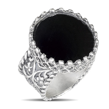 Кольцо из серебра с ониксом