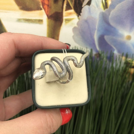 Кольцо из серебра «Змея»