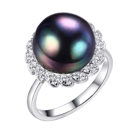 Серебряное кольцо с жемчугом и фианитами