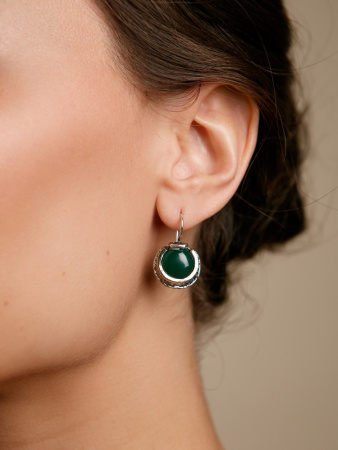 Серебряные серьги с зеленым агатом и золотом