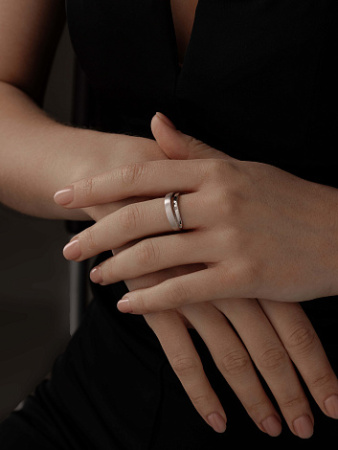 Кольцо из серебра с бриллиантом