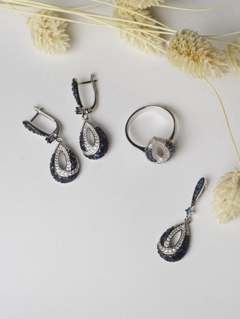 Серьги из серебра с натуральным сапфиром