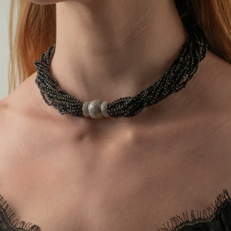 Колье из серебра с шпинелью и фианитами