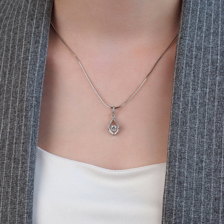 Серебряная подвеска с танцующими фианитами