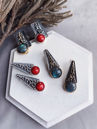 Серьги с кораллом из серебра