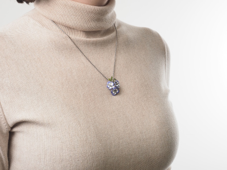 Подвеска из серебра с эмалью «Фиалка»