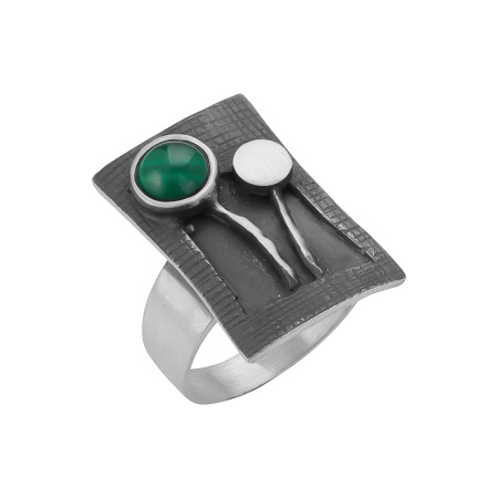 Кольцо из серебра с малахитом