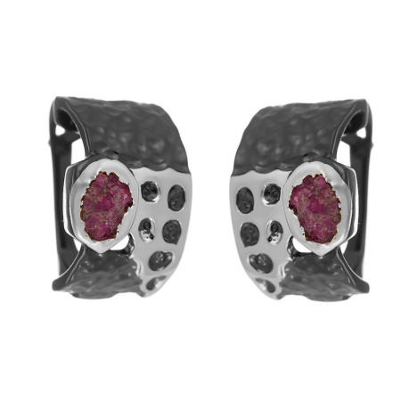 Серьги из серебра с корундом