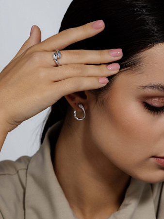 Серебряные серьги с бриллиантом