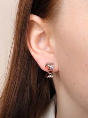 Серебряные серьги с гранатом «Вектор»