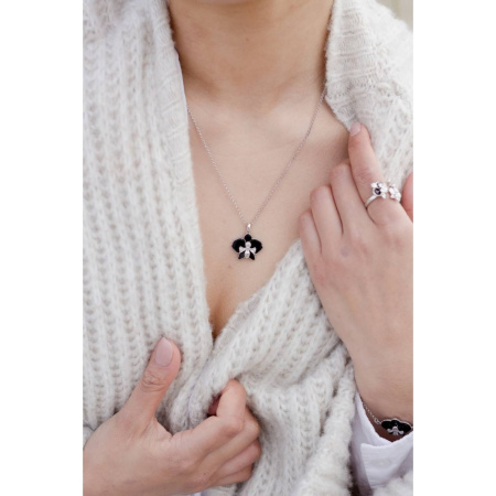 Подвеска из серебра с янтарем