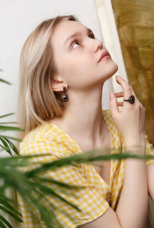 Серьги из серебра с натуральным сапфиром