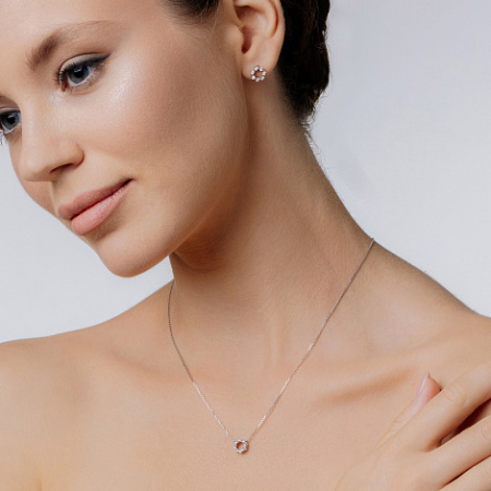 Серьги-гвоздики с бриллиантом