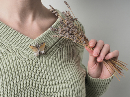 Серебряная брошь-подвеска с агатом «Бабочка»