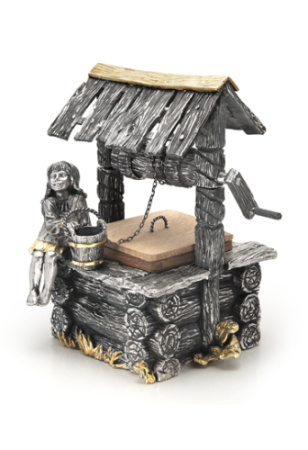 Серебряная солонка «Колодец удачи»