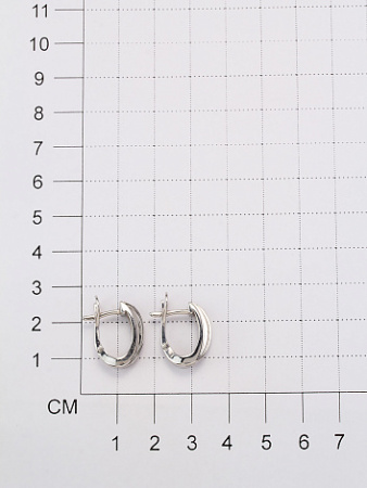 Серебряные серьги с бриллиантом