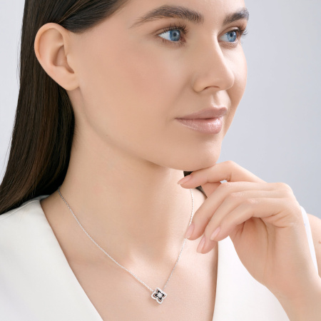 Колье из серебра с фианитами и эмалью «Цветок»