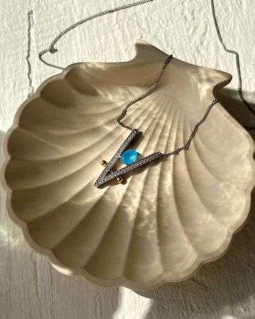 Серебряное колье с агатом и фианитами «Баланс»