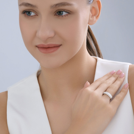 Серебряное кольцо с фианитами