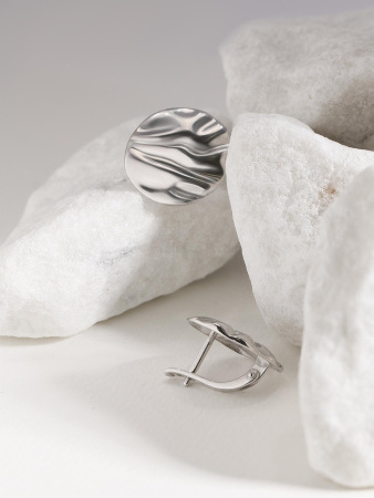 Серьги из серебра 925 с эффектом мятого металла