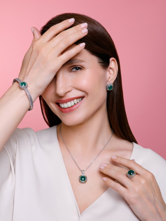 Серебряные серьги с зеленым агатом, марказитами Swarovski и позолотой