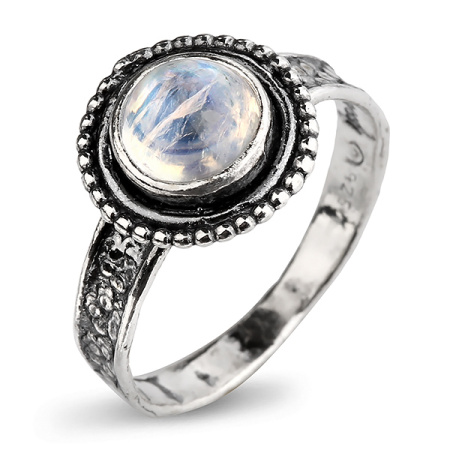 Серебряное кольцо с лунным камнем