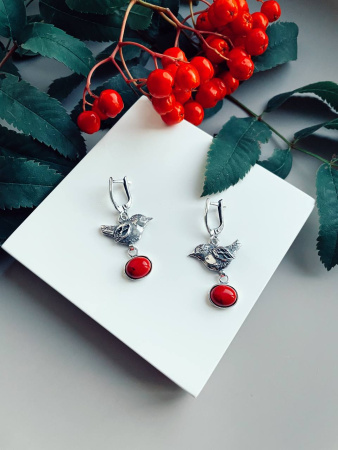 Серебряные серьги с кораллом «Птица»