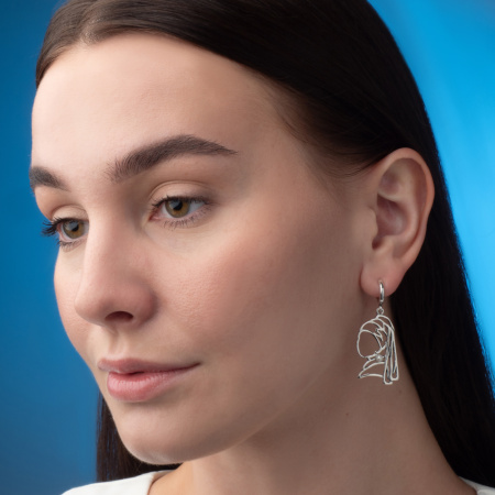 Серьги из серебра с жемчугом ассиметричные «Девушка с жемчужной сережкой»