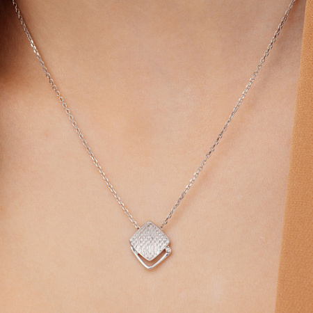 Колье из серебра с бриллиантом