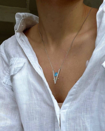 Серебряное колье с агатом и фианитами «Баланс»