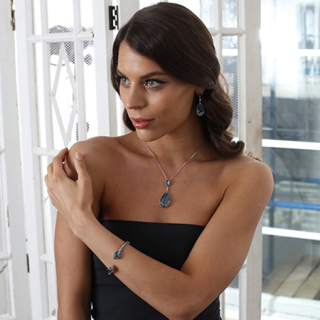 Серебряный браслет с перламутром, горным хрусталем, фианитами и марказитами swarovski