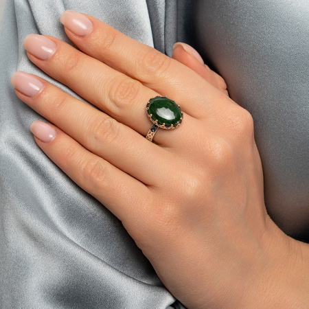 Серебряное кольцо с камнем нефрит