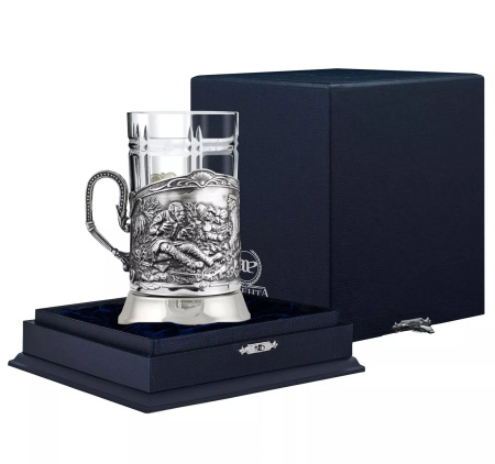 Подстаканник «Охотники на привале» из серебра