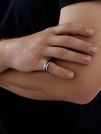 Серебряное кольцо с бриллиантом «Крест»