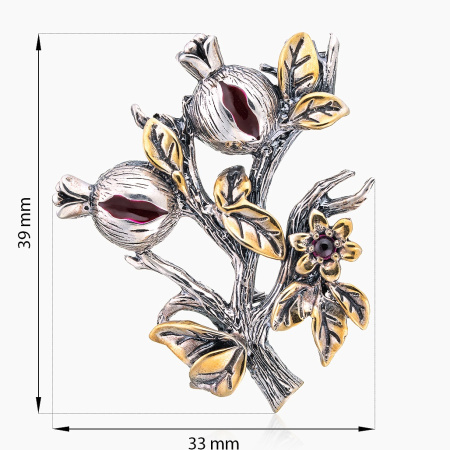 Брошь из серебра с камнем гранат