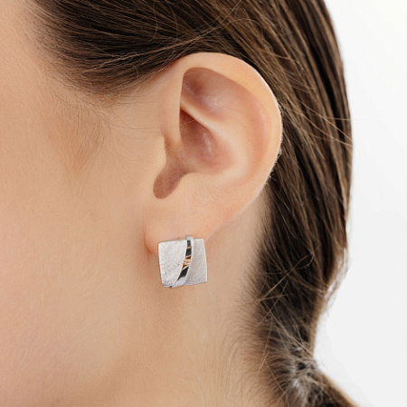 Серьги из серебра с бриллиантом