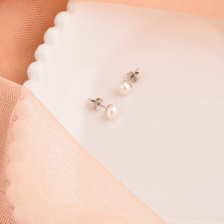 Серьги пуссеты серебряные с белым жемчугом