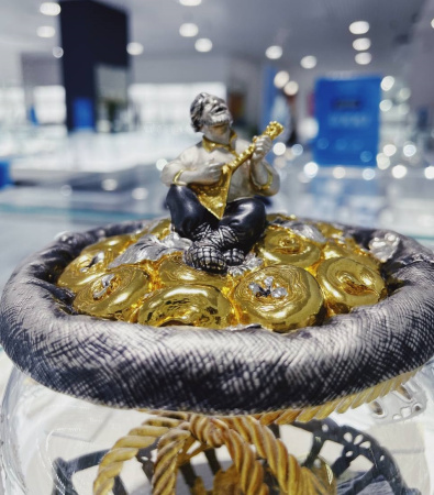 Сухарница «Вершки и корешки» из серебра