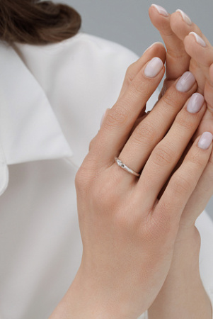 Серебряное кольцо с бриллиантом