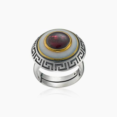 Кольцо из серебра с камнем гранат