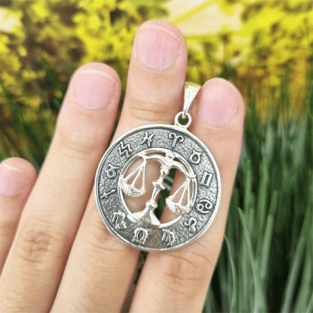 Кулон из серебра знак зодиака «Весы»